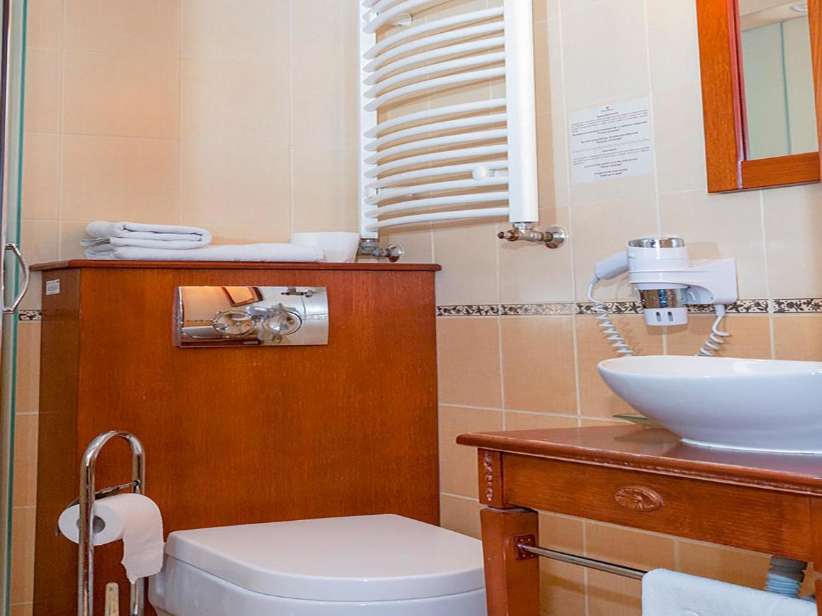 Hotel Korona 3*